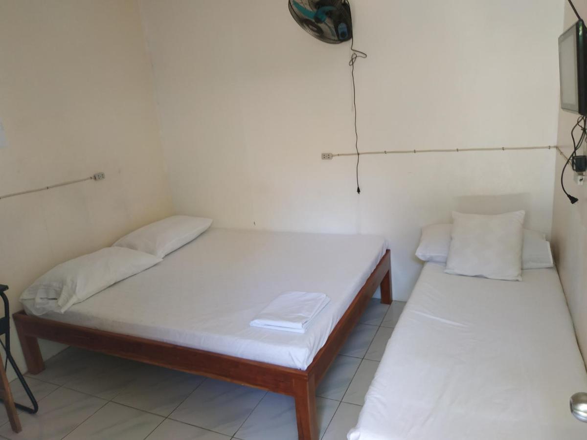 Emoks Guest House Moalboal Ngoại thất bức ảnh