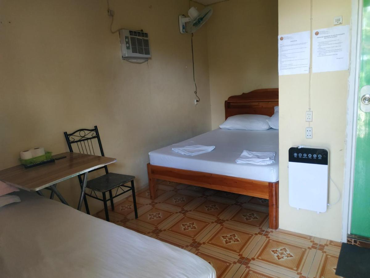 Emoks Guest House Moalboal Ngoại thất bức ảnh