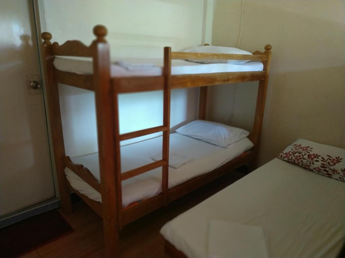 Emoks Guest House Moalboal Ngoại thất bức ảnh