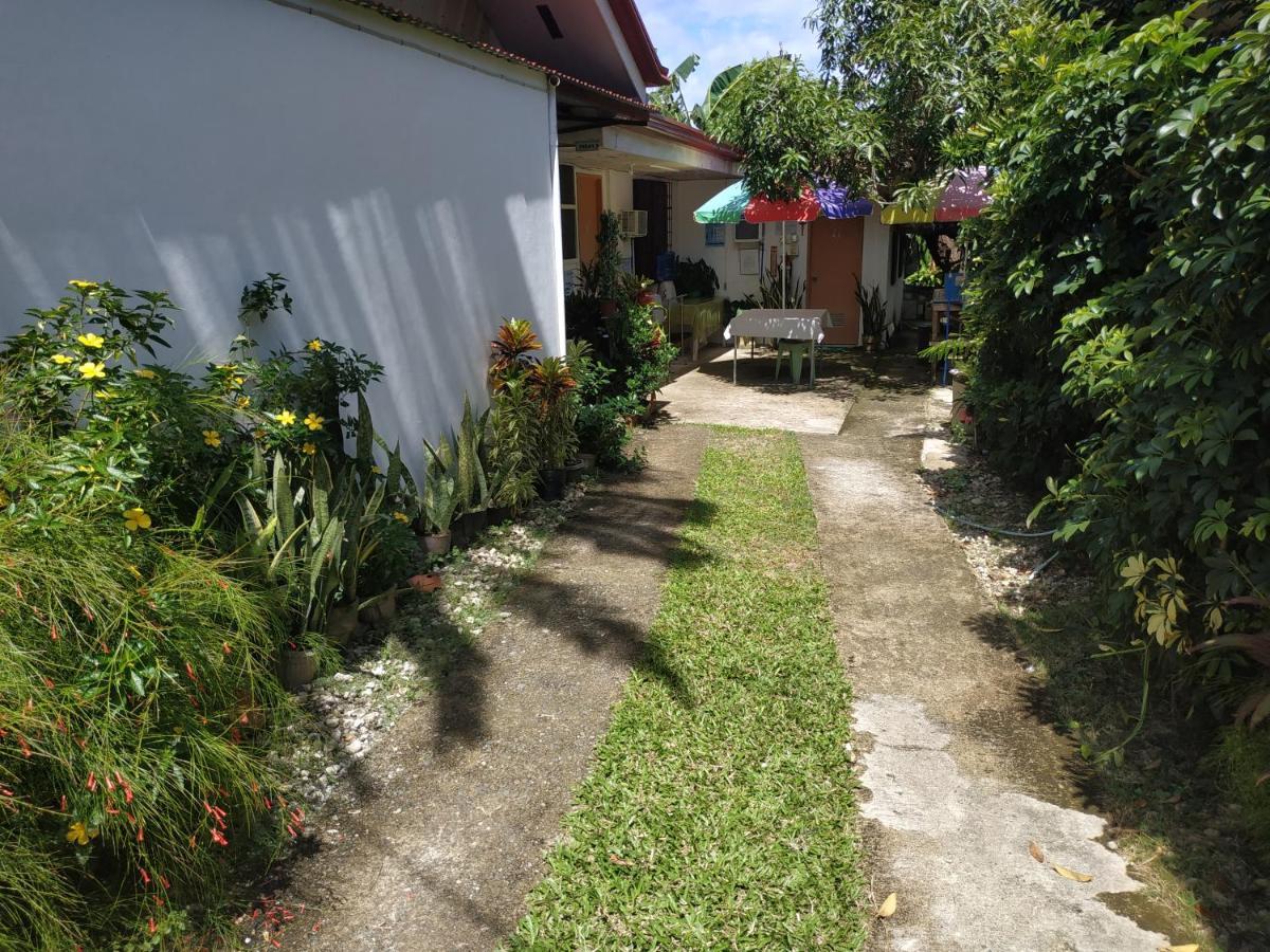 Emoks Guest House Moalboal Ngoại thất bức ảnh