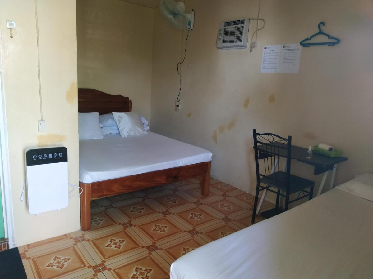 Emoks Guest House Moalboal Ngoại thất bức ảnh