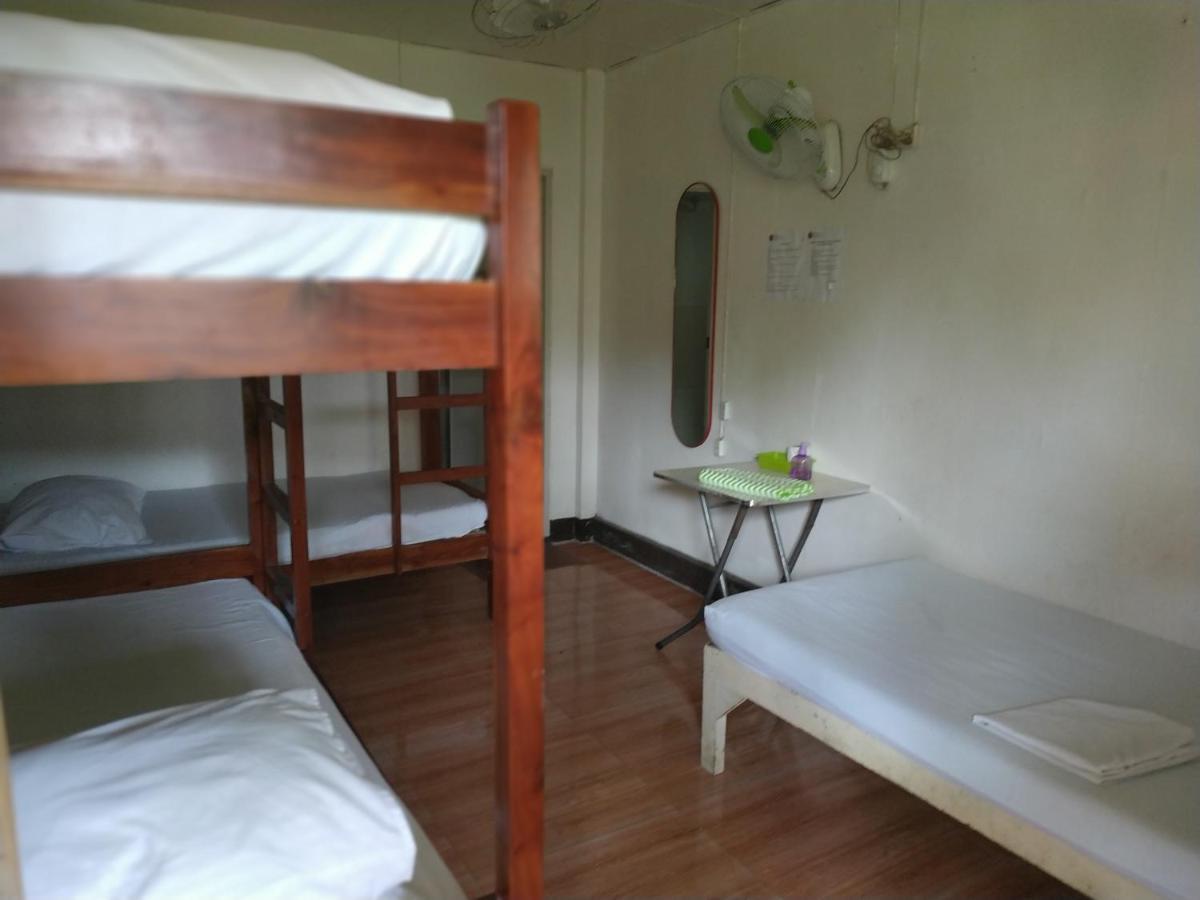 Emoks Guest House Moalboal Ngoại thất bức ảnh