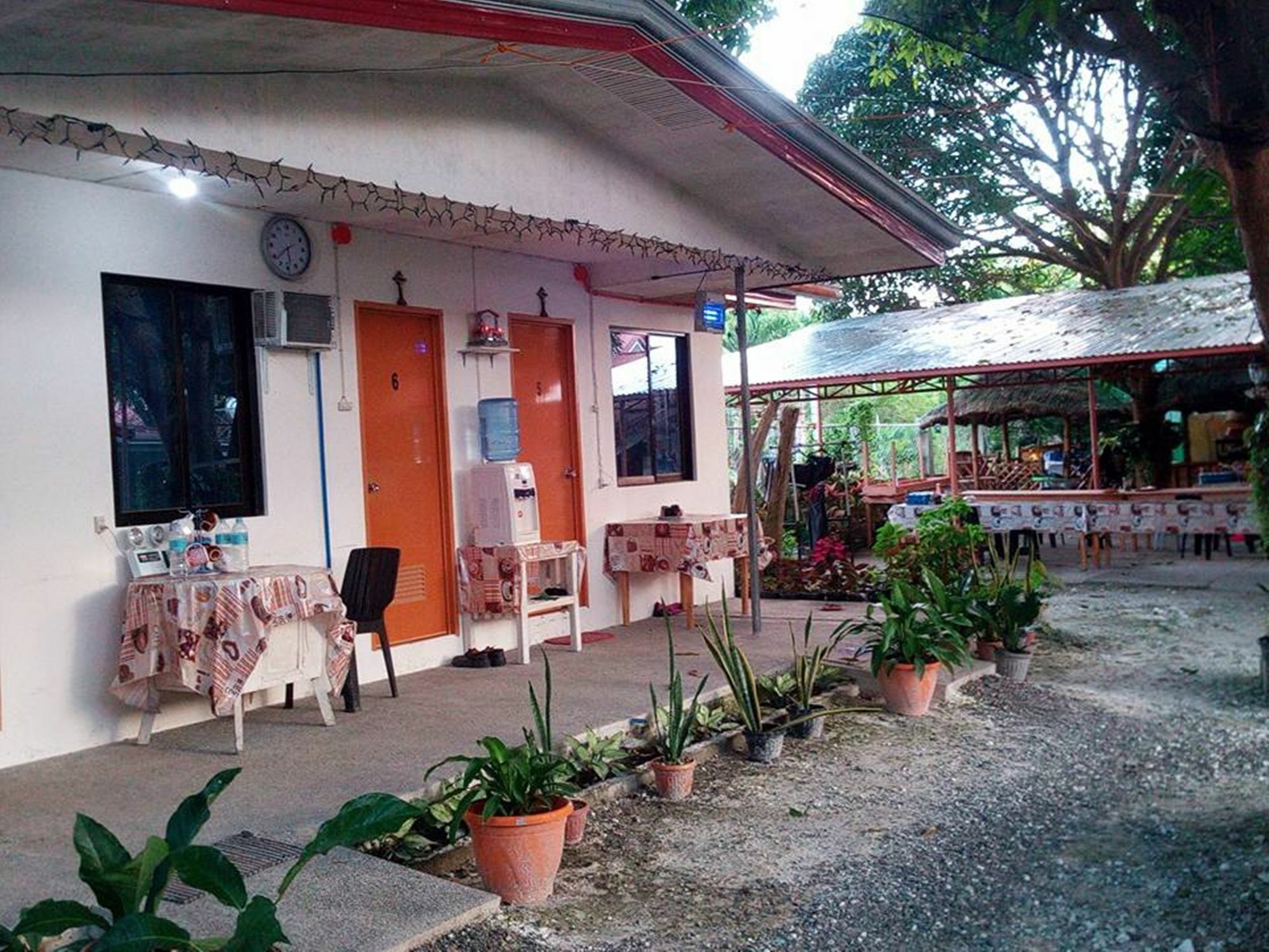 Emoks Guest House Moalboal Ngoại thất bức ảnh