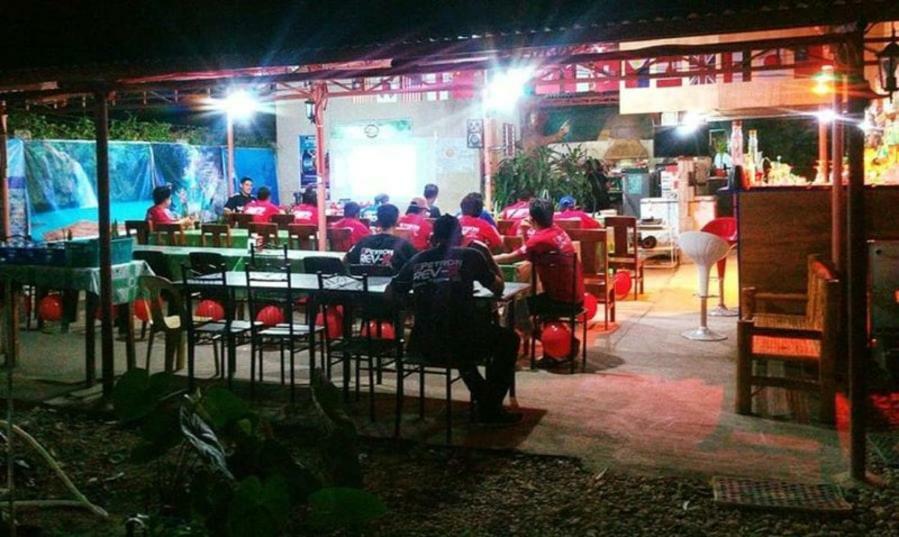 Emoks Guest House Moalboal Ngoại thất bức ảnh